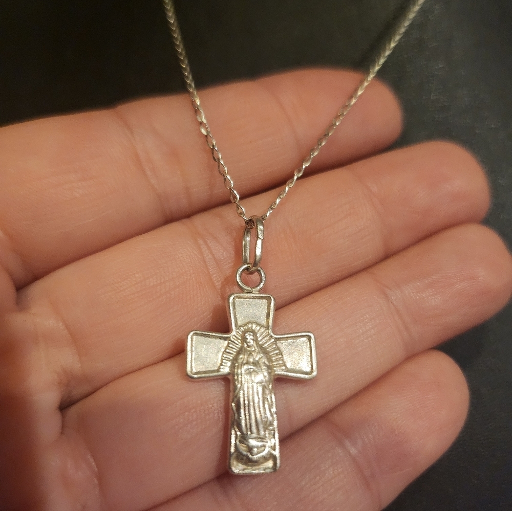 925 sterling silver necklace with Virgin Mary pendant